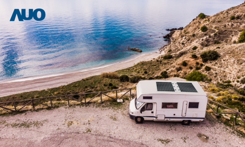 「可撓輕量化太陽光電板SunCurva」使用輕量特殊耐候型複合板取代傳統太陽能板的玻璃前板，不僅降低70%重量，每米平方僅3Kg；具有抗衝擊性能及通過電磁相容性測試，可應用於交通運輸工具，如露營車、遊艇等